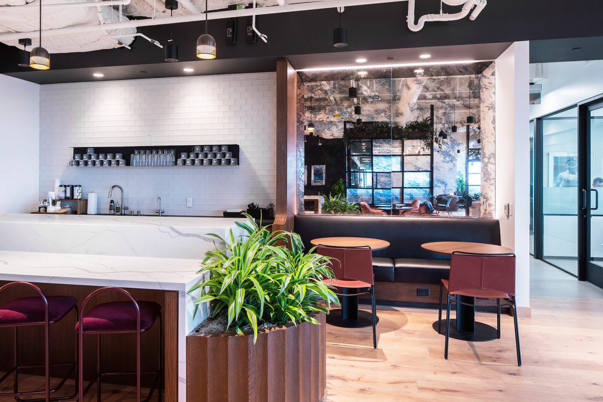 Breakfast, coffee, and a daily afternoon snack are all complimentary.