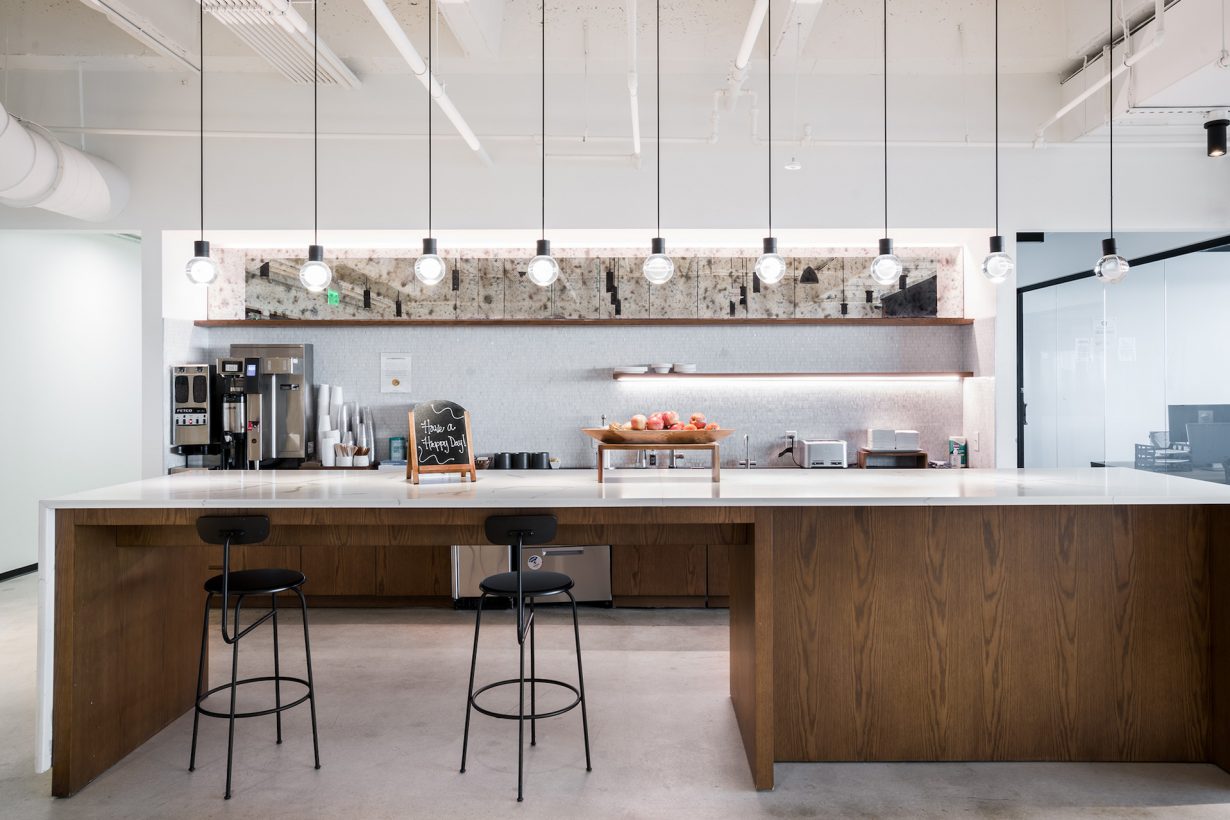 Daily breakfast, craft coffee, and afternoon snacks are all complimentary.