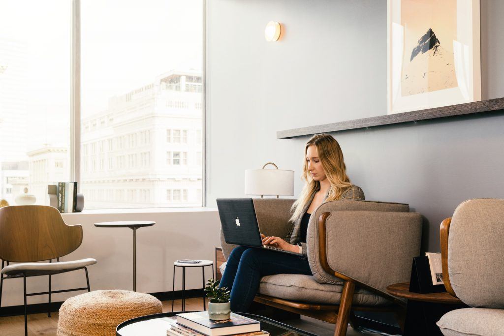 Hybrid employees have different needs than fully in-person or remote ones. This article can help you think about benefits for hybrid teams.