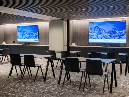135 W 50th Street Rockefeller Center New York City New York USA Meeting office space by Industrious