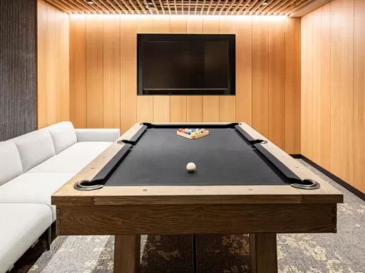 135 W 50th Street Rockefeller Center New York City New York USA Meeting office space by Industrious