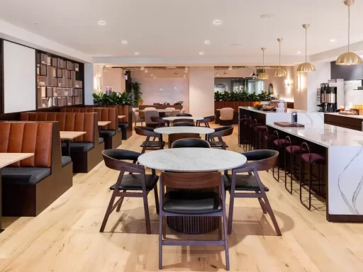 233 S Wacker Drive Willis Tower Chicago Illinois USA coworking & shared office space by Industrious