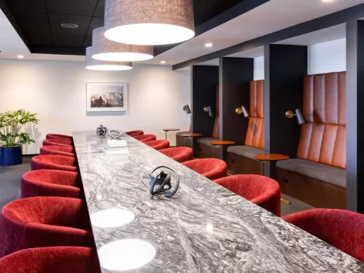 233 S Wacker Drive Willis Tower Chicago Illinois USA coworking & shared office space by Industrious