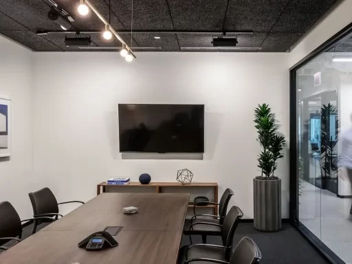 500 W Madison Street Ogilvie Chicago Illinois USA coworking & shared office space by Industrious