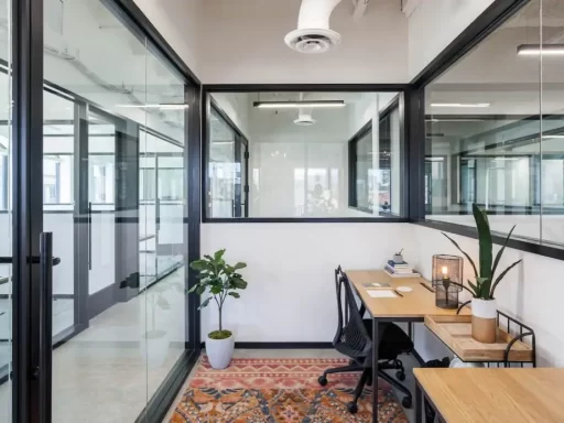 500 W Madison Street Ogilvie Chicago Illinois USA coworking & shared office space by Industrious