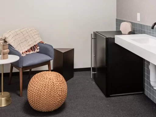 910 S Pearl Expressway Farmers Market Dallas Texas USA coworking & shared office space by Industrious