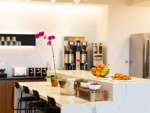 9255 W Sunset Boulevard West Hollywood Los Angeles California USA coworking & shared office space by Industrious